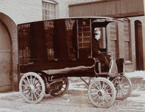 MarkXI Electric Delivery Wagon Hartford 1899 photo